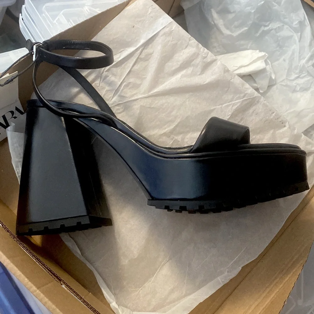 Zara leather chunky heel platforms sandals - Picture 3 of 10